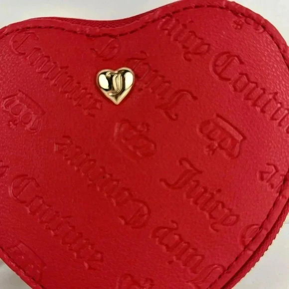 Juicy Couture Heart Shaped Red Zip Around Gold Chain  Wristlet Wallet Embossed - Picture 2 of 7